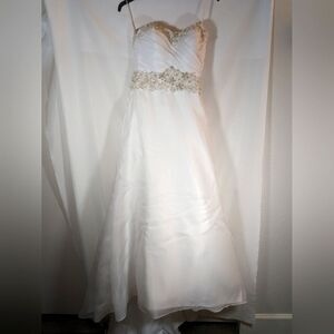 Mori Lee by Madeline Gardner High-Low Strapless Embellished Wedding Gown Size 8.